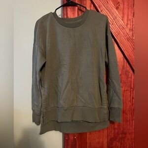 Light Sweatshirt with cut sides